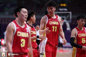 媒体人：指望澳大利亚全场失常不太可能 中国男篮继续拼篮板&amp;三分