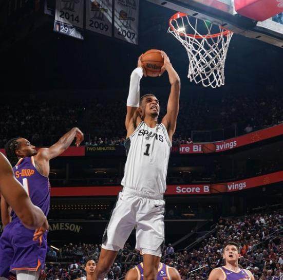 开云-打脸奥尼尔！文班刷爆神迹 帕金斯：2米24版杜兰特