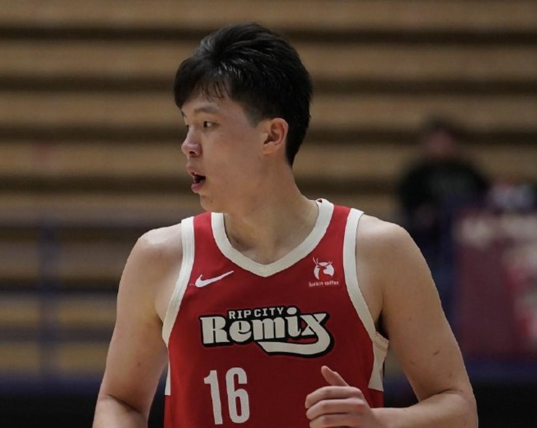 kaiyun-正负值全场最低，杨瀚森13中4得13分7篮板&amp;amp;出现5失误5犯规